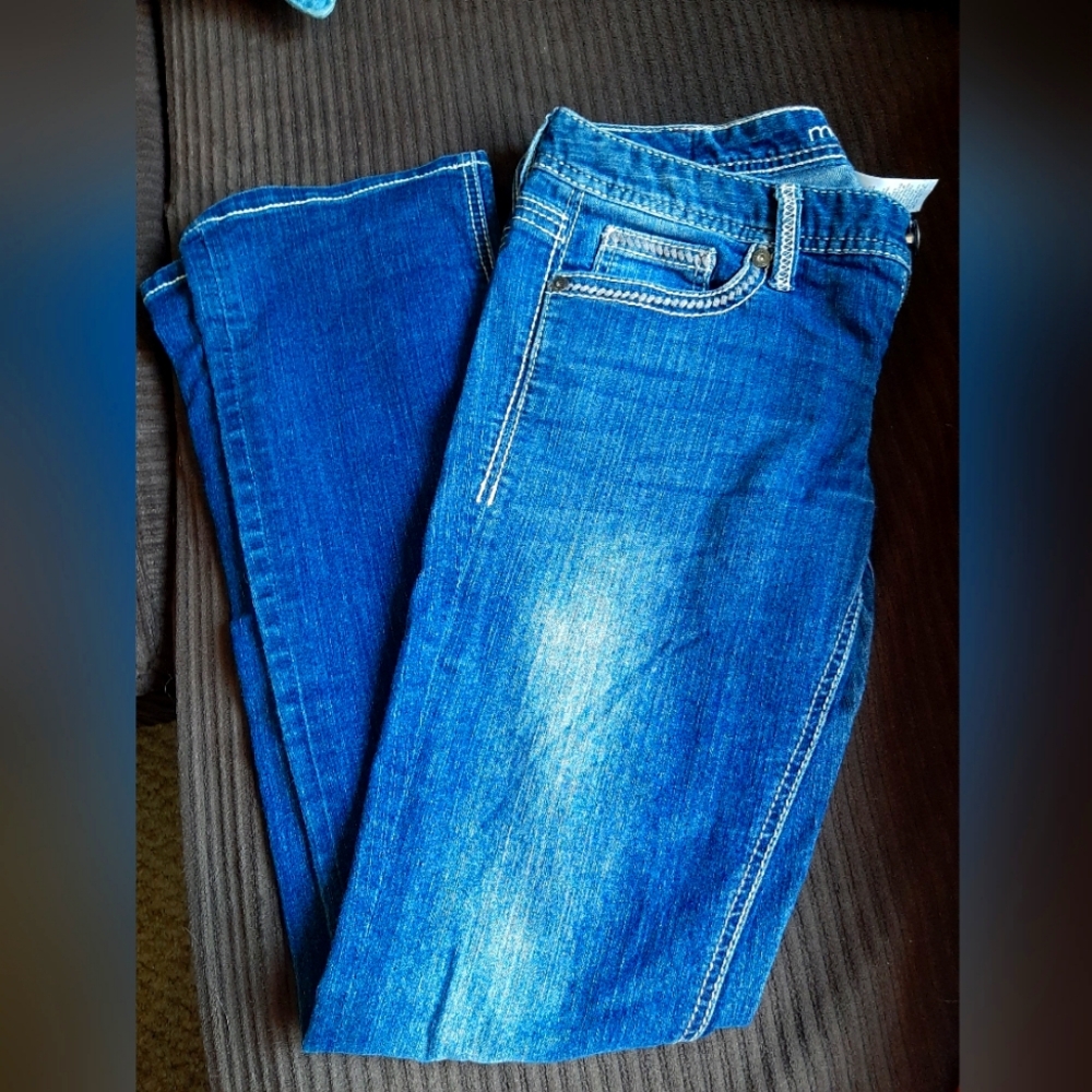 Maurices Midrise bootcut Jeans Size 1/2 Short